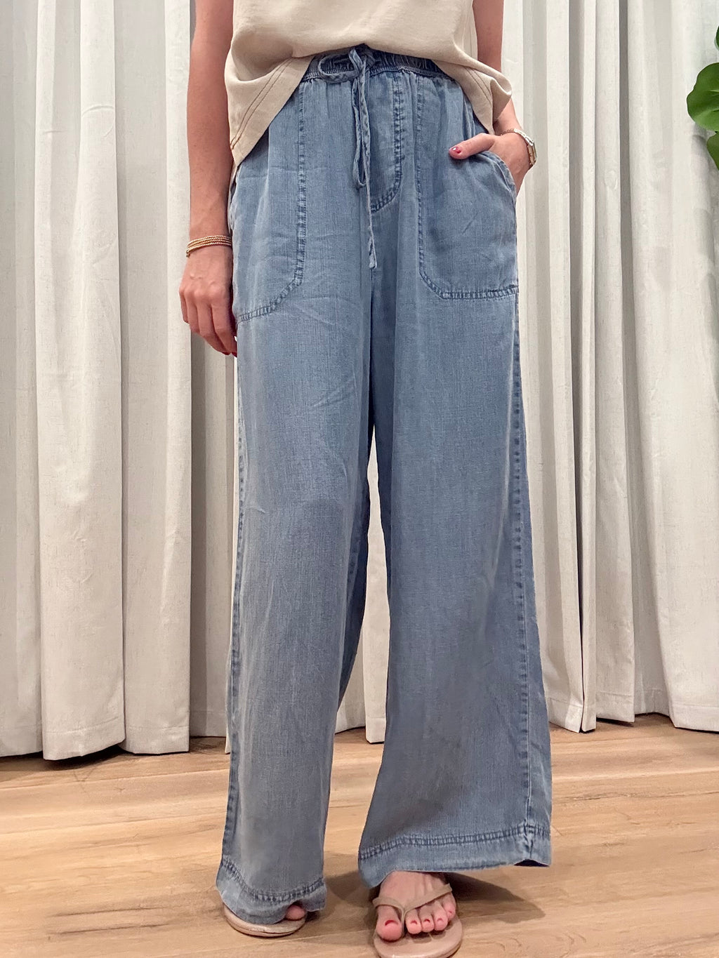 Drawstring Patch Pocket Pant