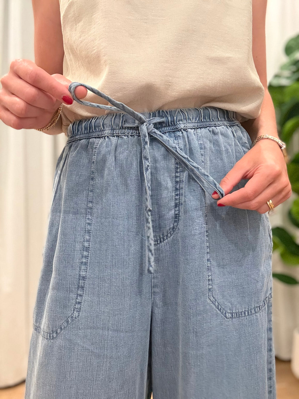 Drawstring Patch Pocket Pant