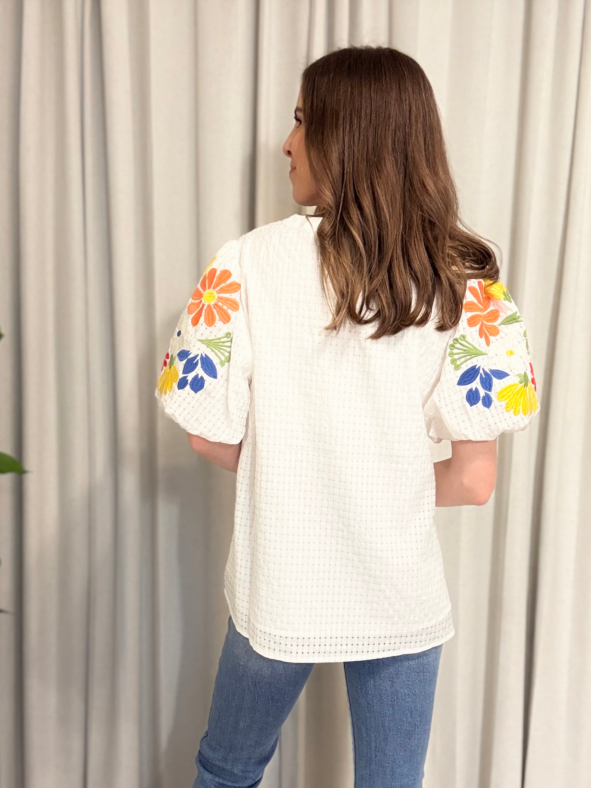 Embroidered Puff Sleeve Top