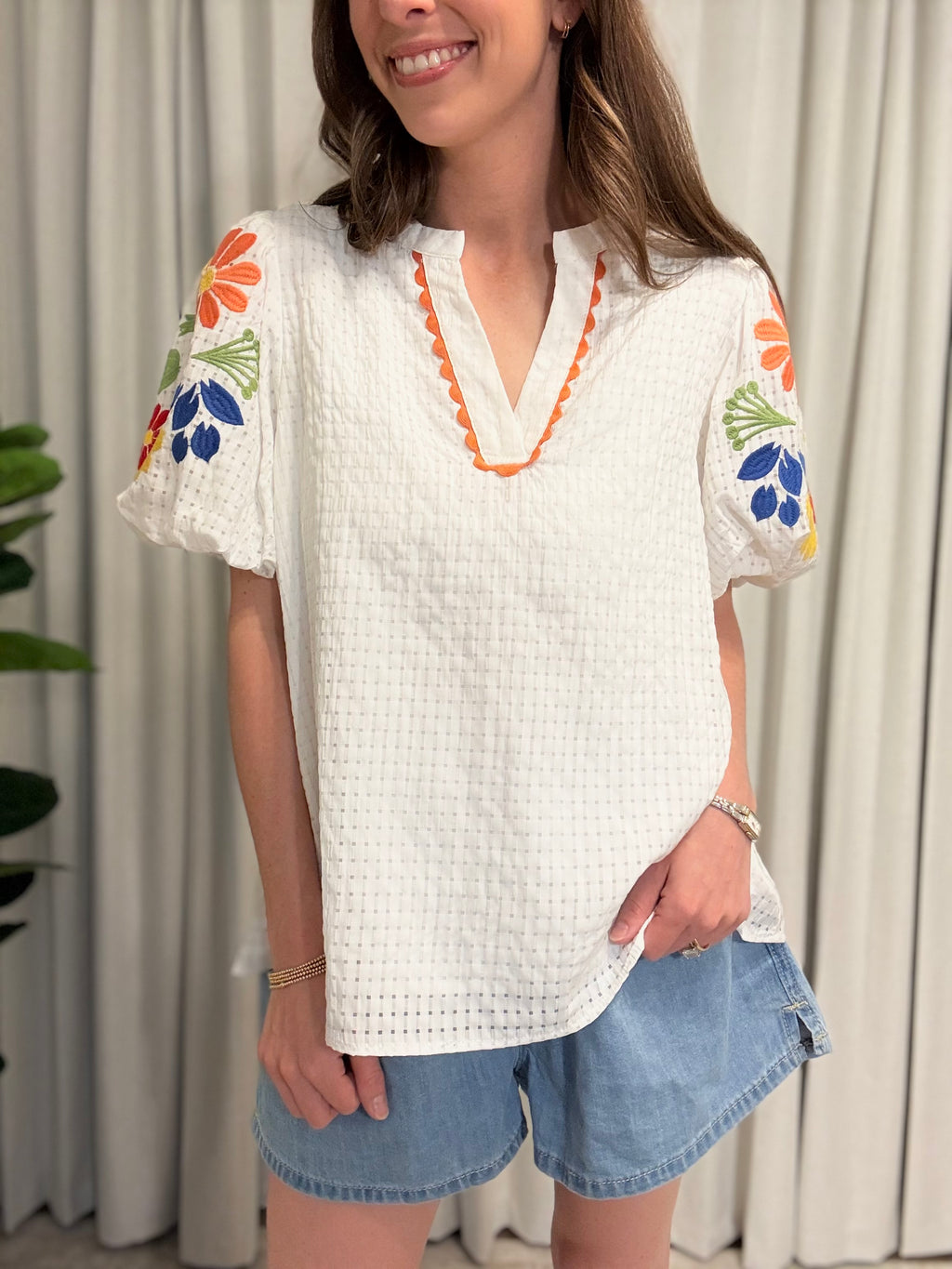 Embroidered Puff Sleeve Top