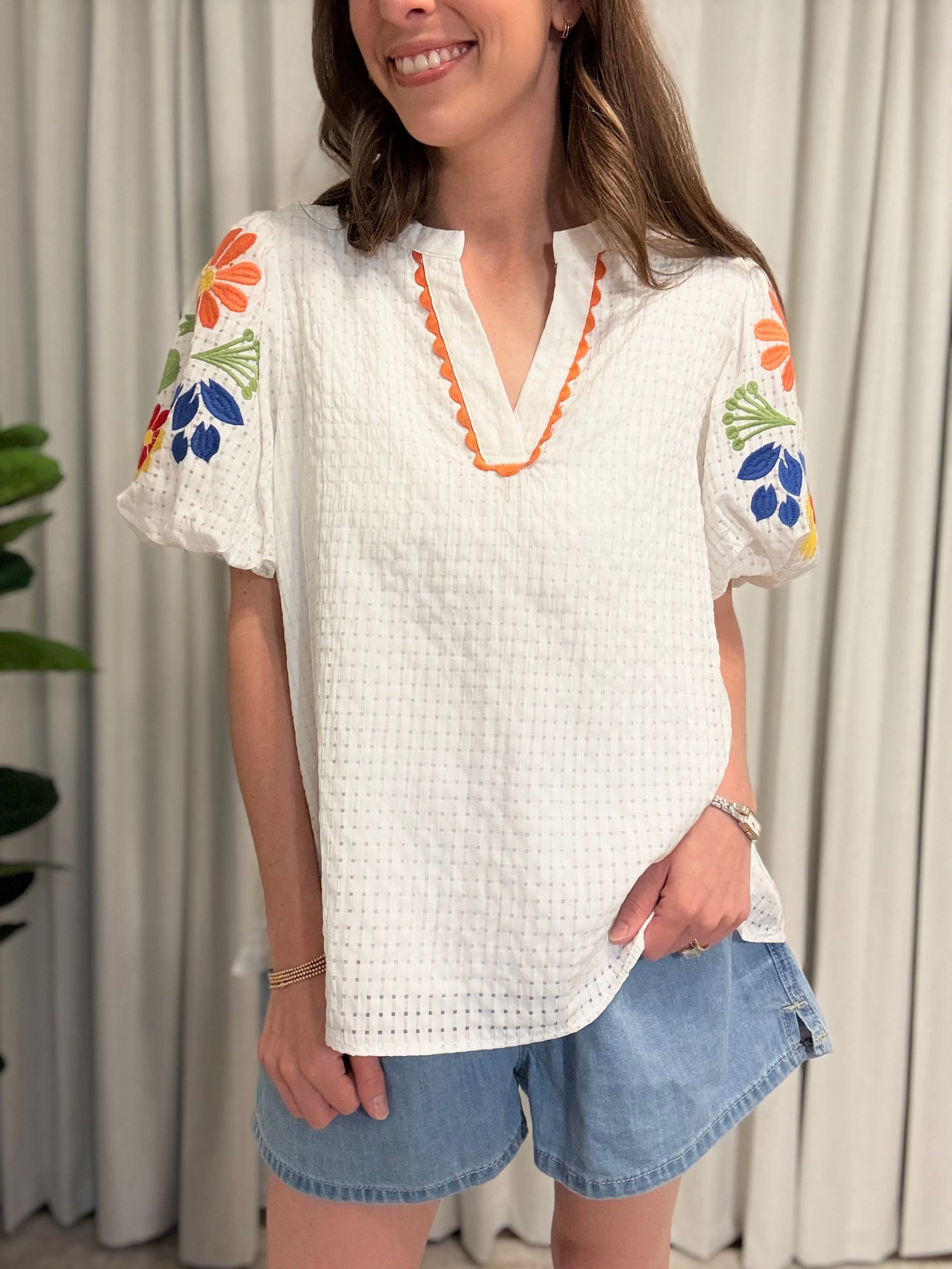 Embroidered Puff Sleeve Top