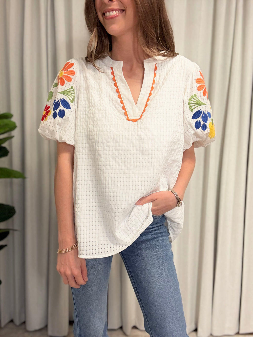 Embroidered Puff Sleeve Top