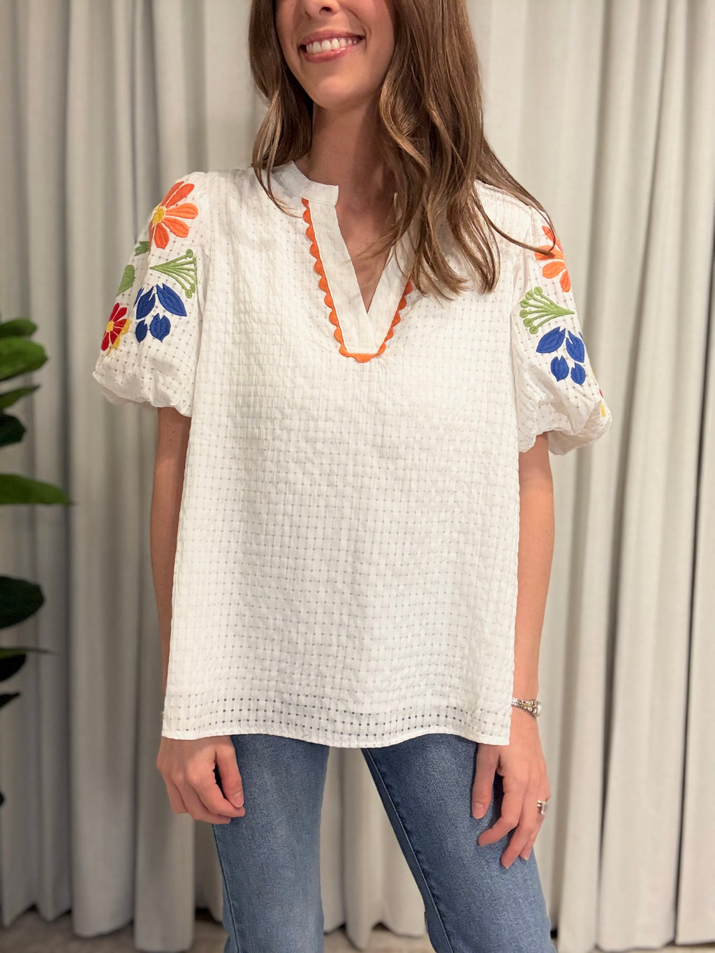 Embroidered Puff Sleeve Top